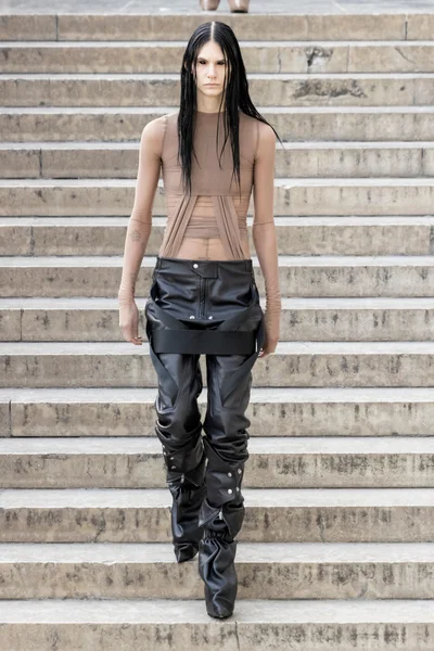 Look 1